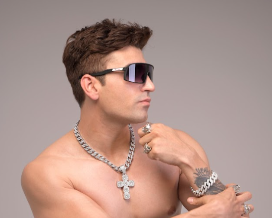 Cuban chain w cross diamond pendant