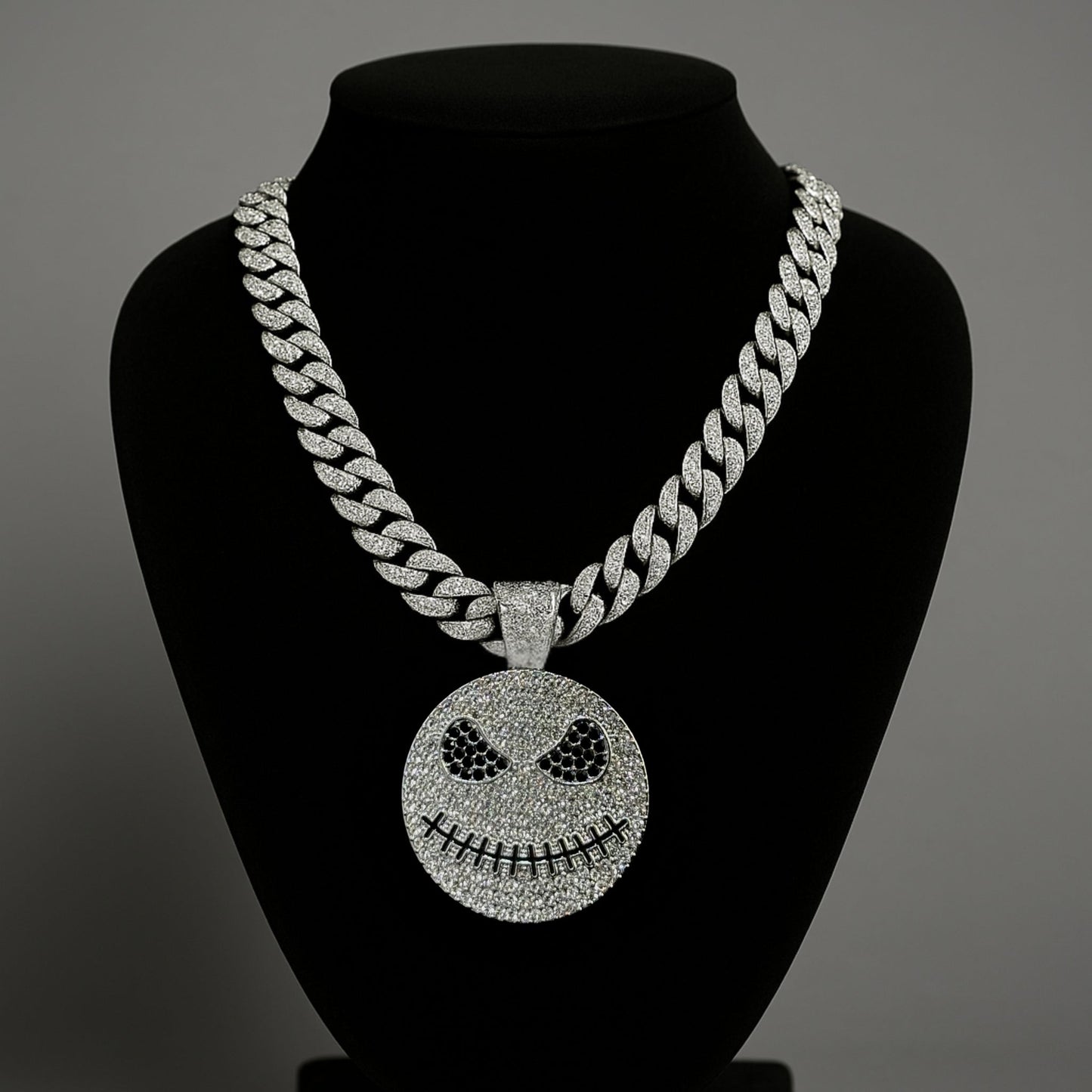 Creepy smiley w 14mm Classic cuban chain